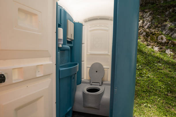 Best Portable restroom trailer rental  in Kaunakakai, HI
